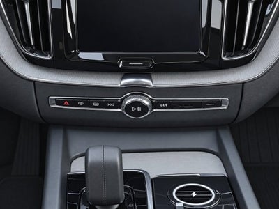 2025 Volvo XC60 Plus